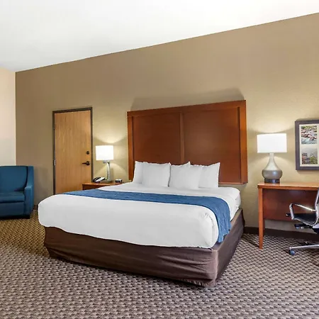 Comfort Inn & Suites Blue Ridge-2